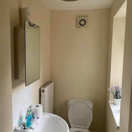 3 & 4 Bedroom House Available With Sky Emerald Serviced Leeds, Upto 14 Guest, With Free Car Park And Free Wifi , Offer For Long Term Bookings * Leeds (West Yorkshire)